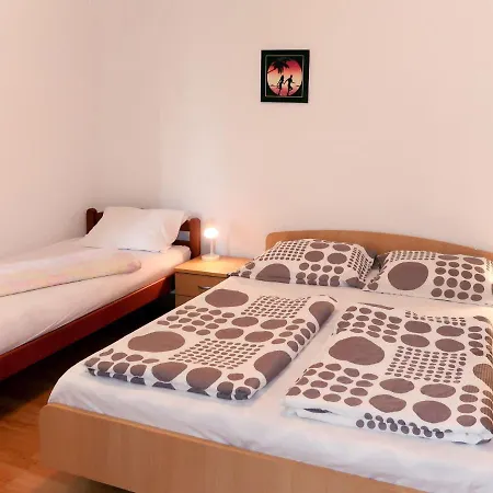 Apartment Mirjana - Lbn312-1 By Interhome