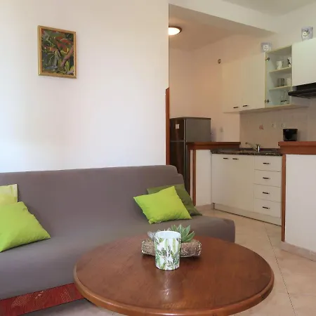 Apartment Mirjana - Lbn312-1 By Interhome